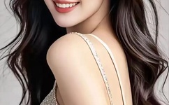 夏季短袖看见女同学乳突照片